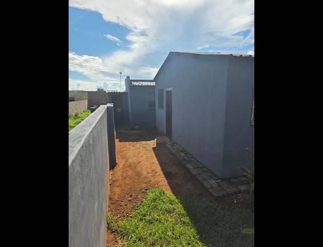 2 BEDROOM HOUSE FOR SALE IN DRIEZIEK